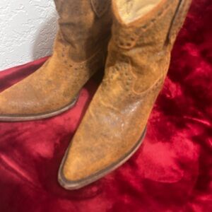 Classic Miranda lambert  Women's Western Boots in Tan Suede